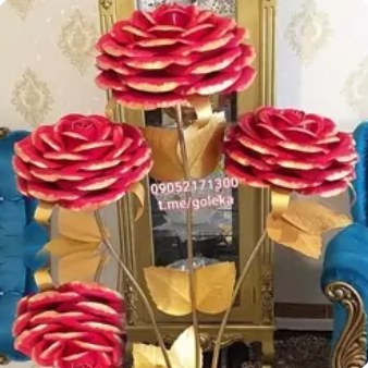 گل پایه دار فومی ، گل غول پیکر فومی؛ گل فومی و پایه‌دار