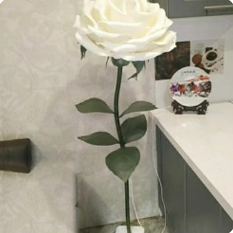 گل پایه دار آباژور دار؛ گل فومی و پایه‌دار